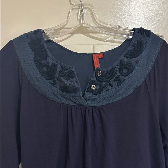 Elegant Navy Women's Top - Picture 1 of 7